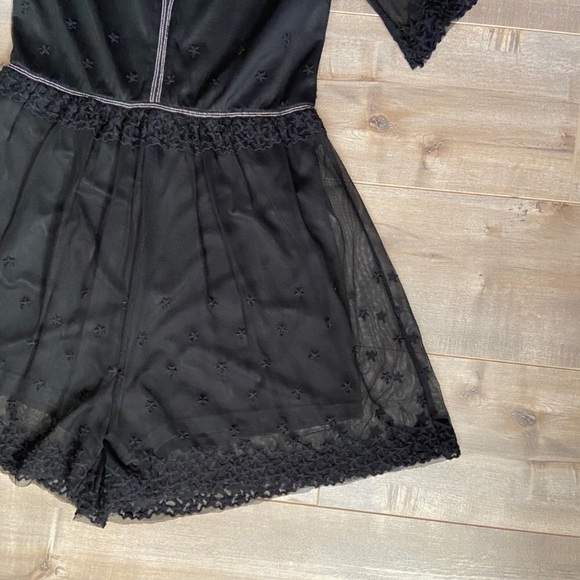 Honey Punch Carina Star Lace Romper - Picture 9 of 13